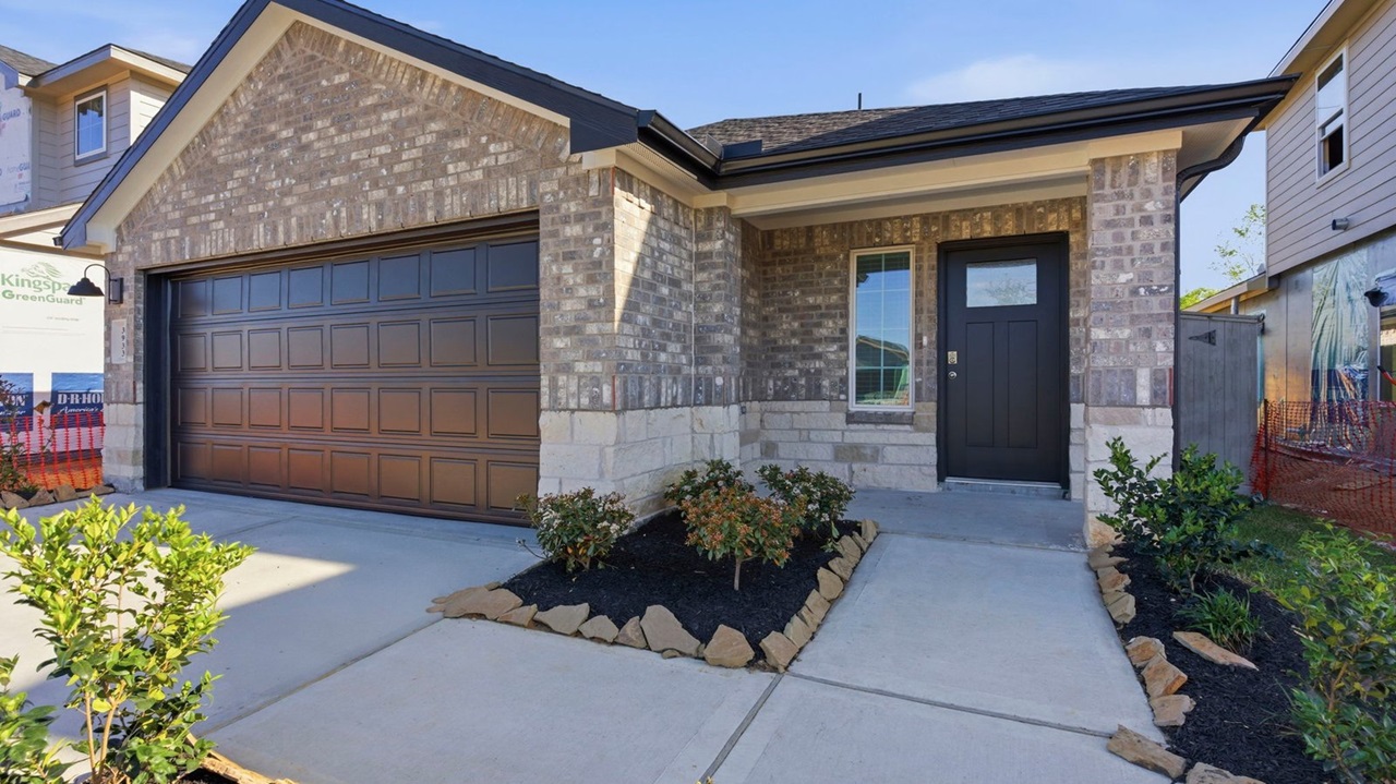 3529 Longhorn Valley Street